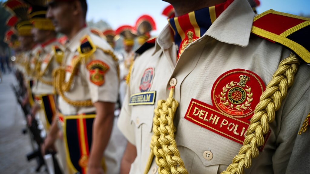 2 Cops Reunite 223 Missing Children
