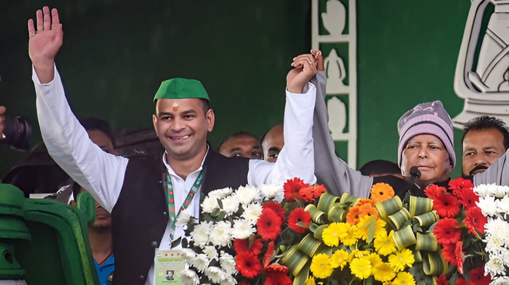 Lalu Yadav expels son Tej Pratap