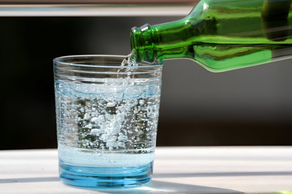 Is Sparkling Water Truly Healthy? A Nutritionist Reveals the Rewards and hazards.