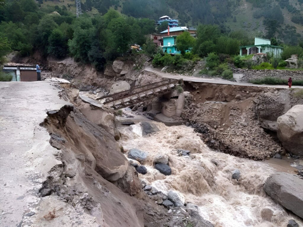 Himachal Pradesh Cloudburst: 10 Dead and 34 Missing as Himachal Battles Nature’s Fury 