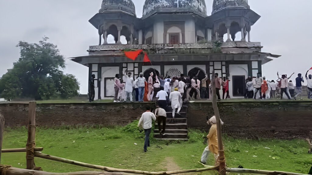 Abdul Samad tomb Fatehpur land records: Khasra 753, ‘Maqbara ’Mangi’—what official papers say