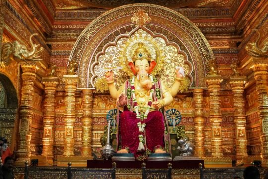 Lalbaugcha Raja 2025 First Look: Mumbai Welcomes Its Beloved Bappa
