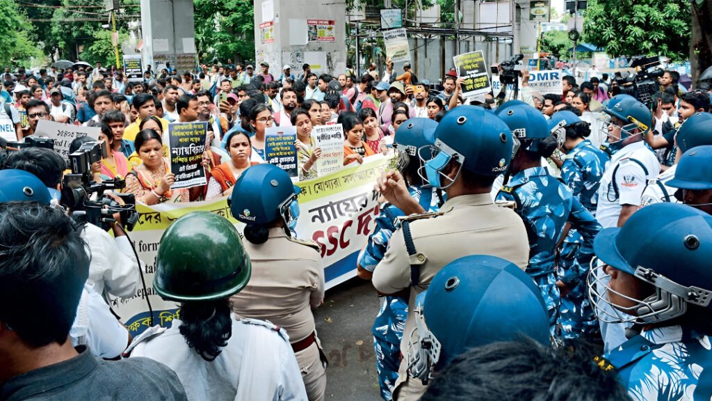 SSC Aspirants Clash with Delhi Police at Ramlila Maidan; 44 Detained