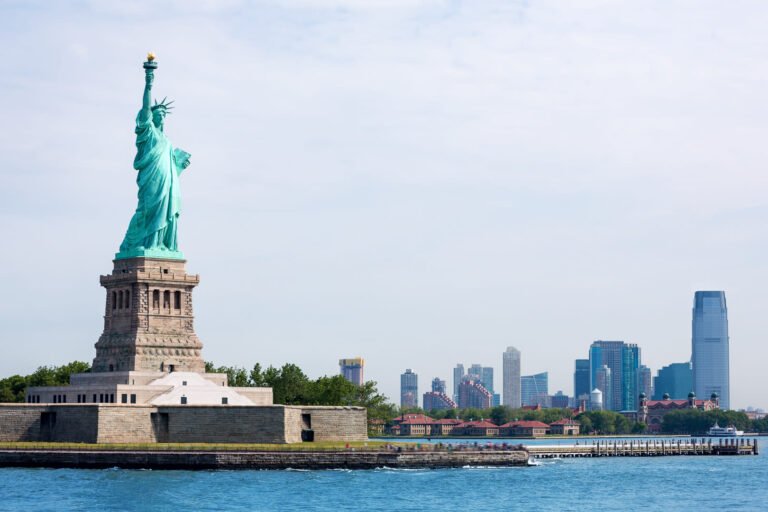 Earn $100,000? Here Are the American Cities Where Your Pay cheque Lasts the Longest