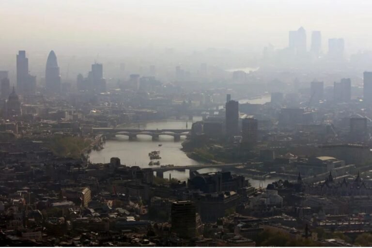 UK Study Finds Pollution May Trigger Diseases Earlier Than Expected